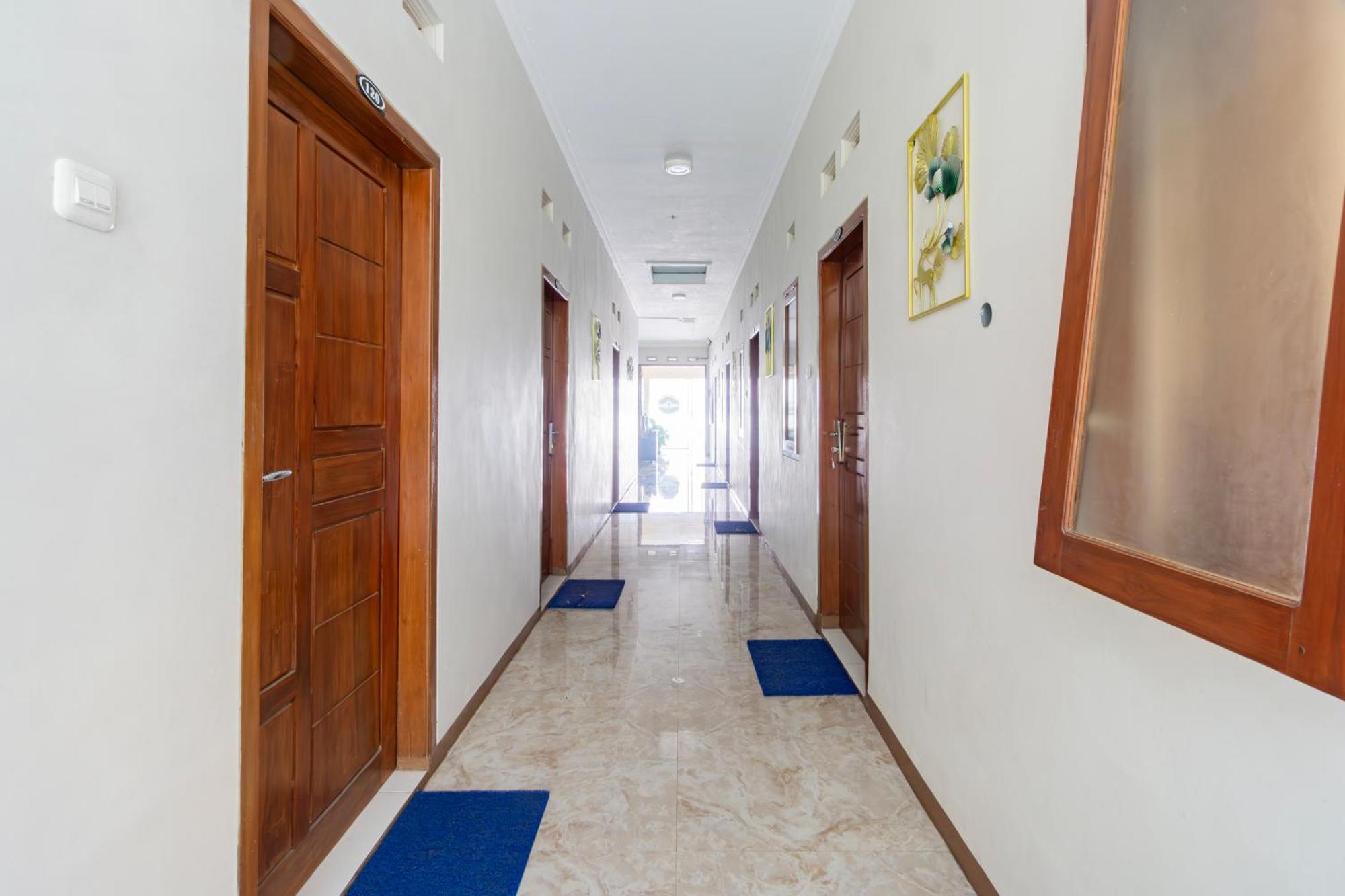 Spot On 93755 Siwalanpanji Homestay Syariah Sidoarjo Exterior foto